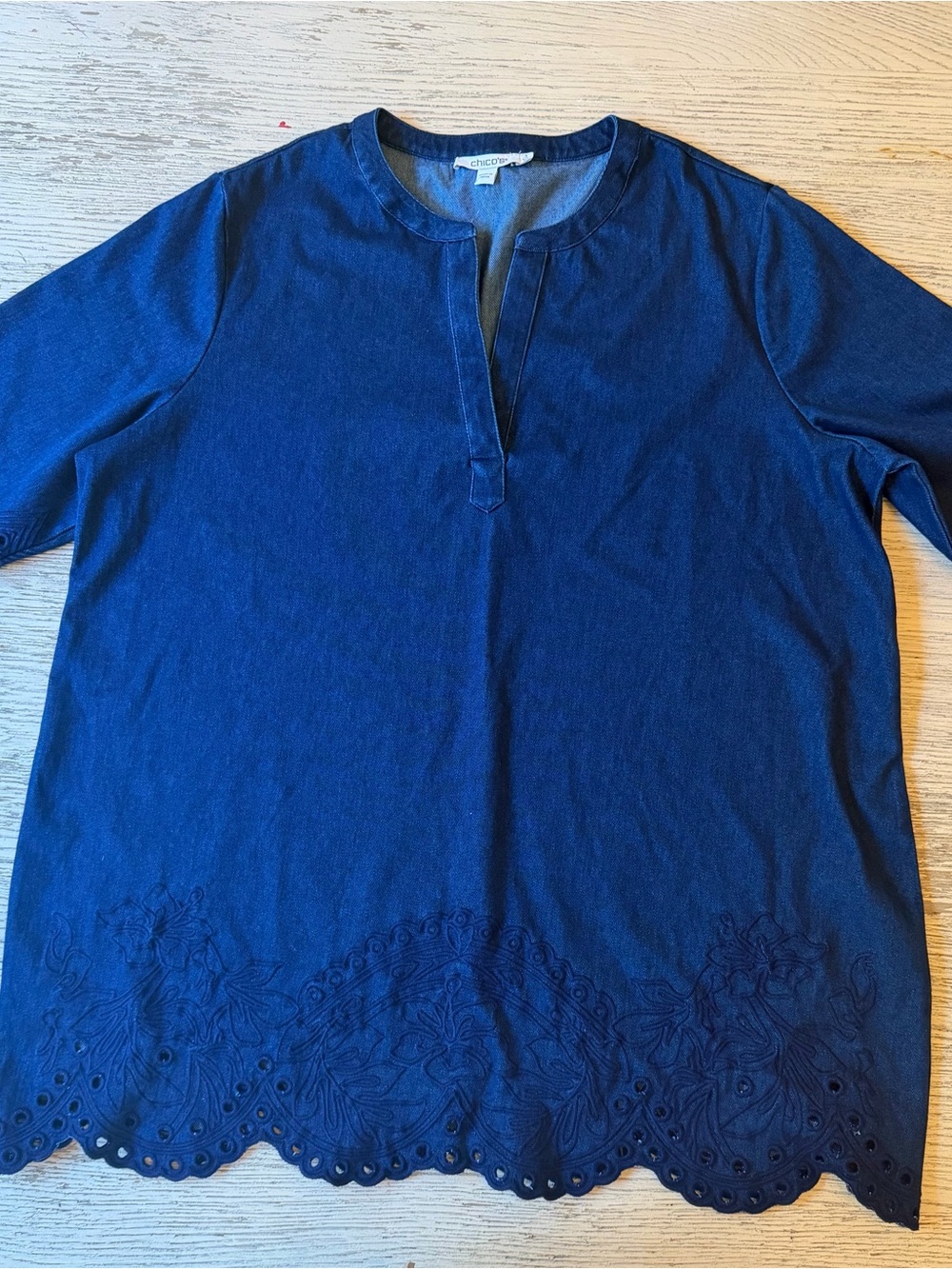 Chico’s Embroidered Eyelet Dark Wash Tunic Top Size 3 XL NWT